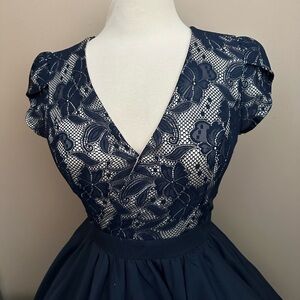 Women’s Chi Chi London size 6 navy party/special occasion dress /Prom excellent